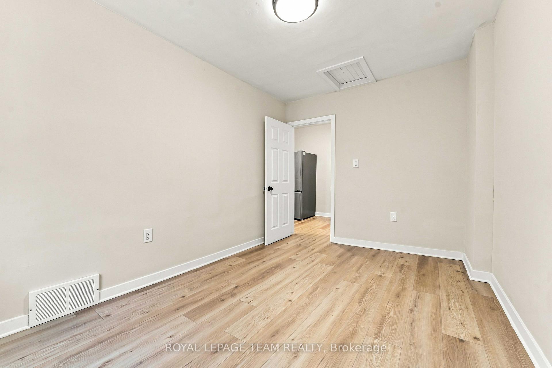 Photo 17 of Unit B, 13 Balsam Street, Ottawa, West Centre Town — HOMEH