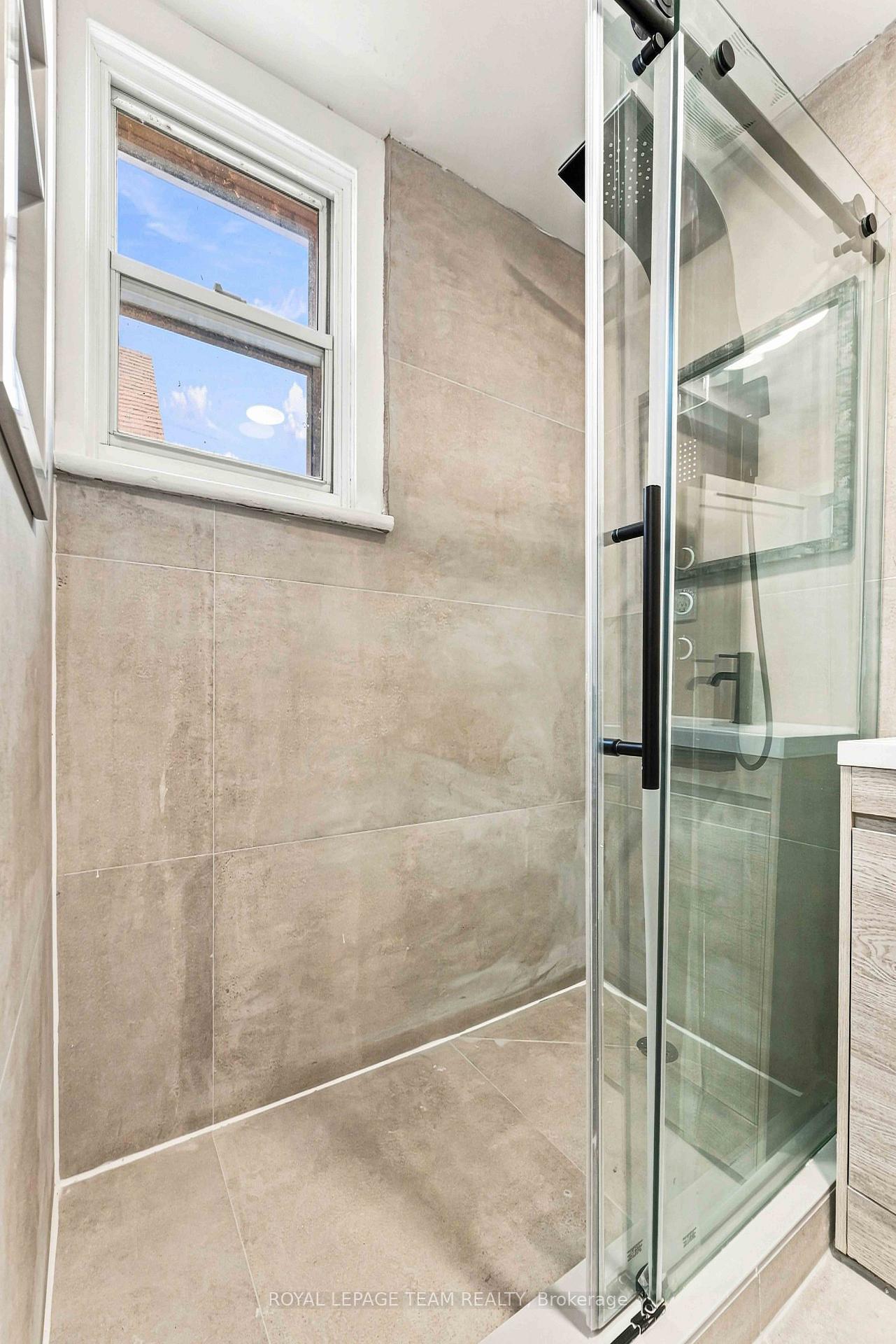 Photo 23 of Unit B, 13 Balsam Street, Ottawa, West Centre Town — HOMEH