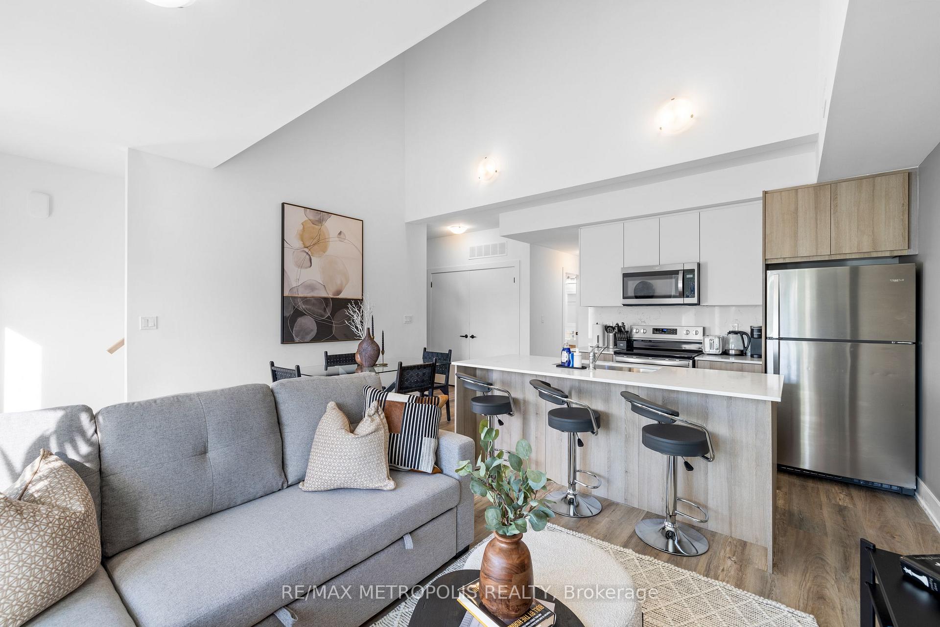 Photo 4 of 449 Lansdowne Avenue, Toronto, Dufferin Grove — HOMEH