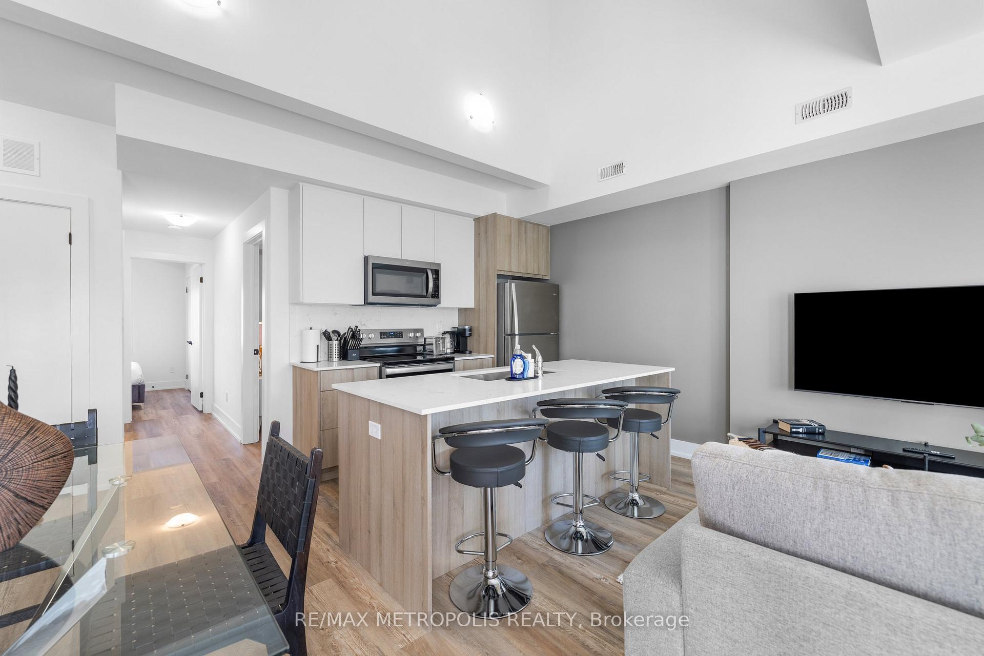 Photo 5 of 449 Lansdowne Avenue, Toronto, Dufferin Grove — HOMEH