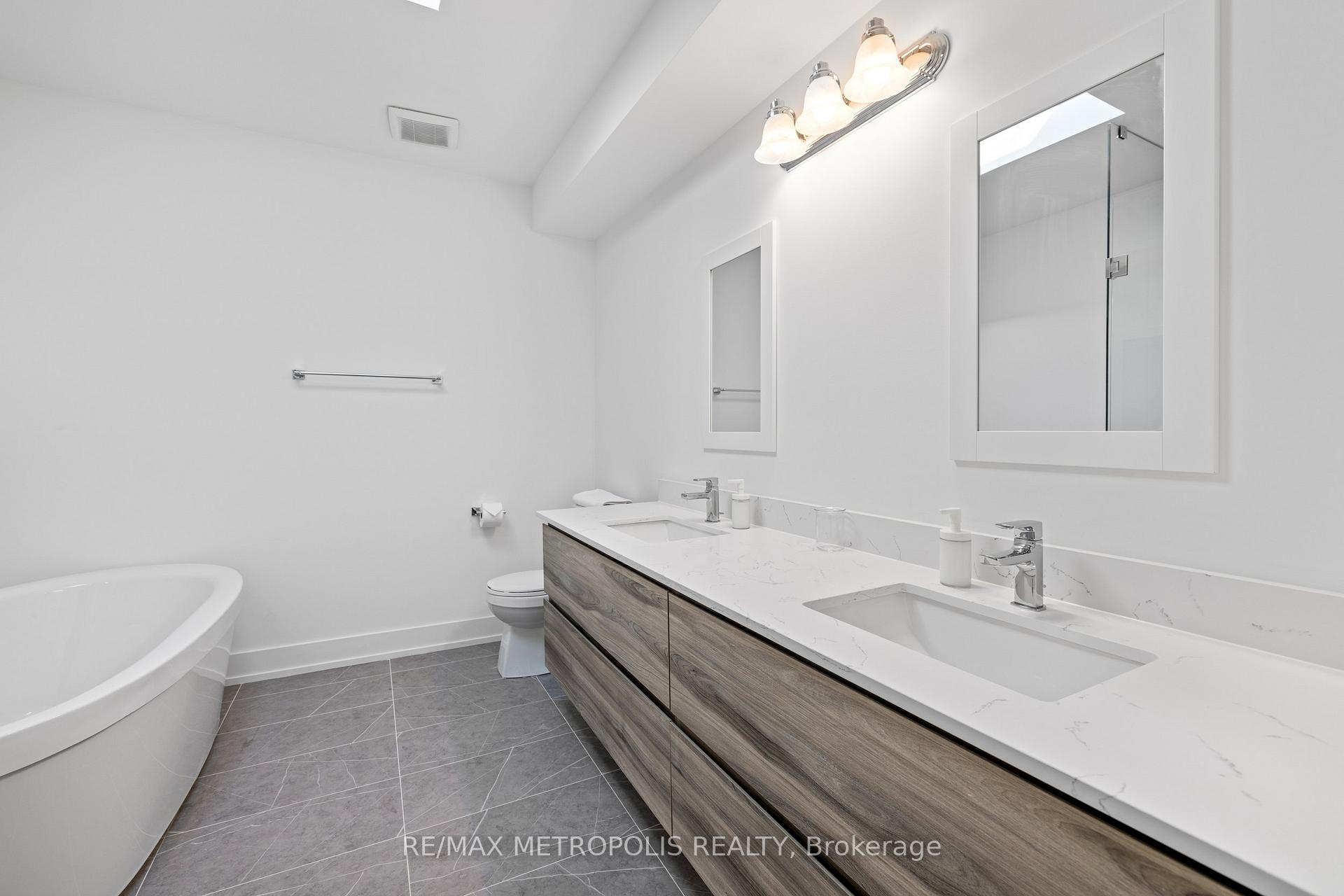 Photo 7 of 449 Lansdowne Avenue, Toronto, Dufferin Grove — HOMEH