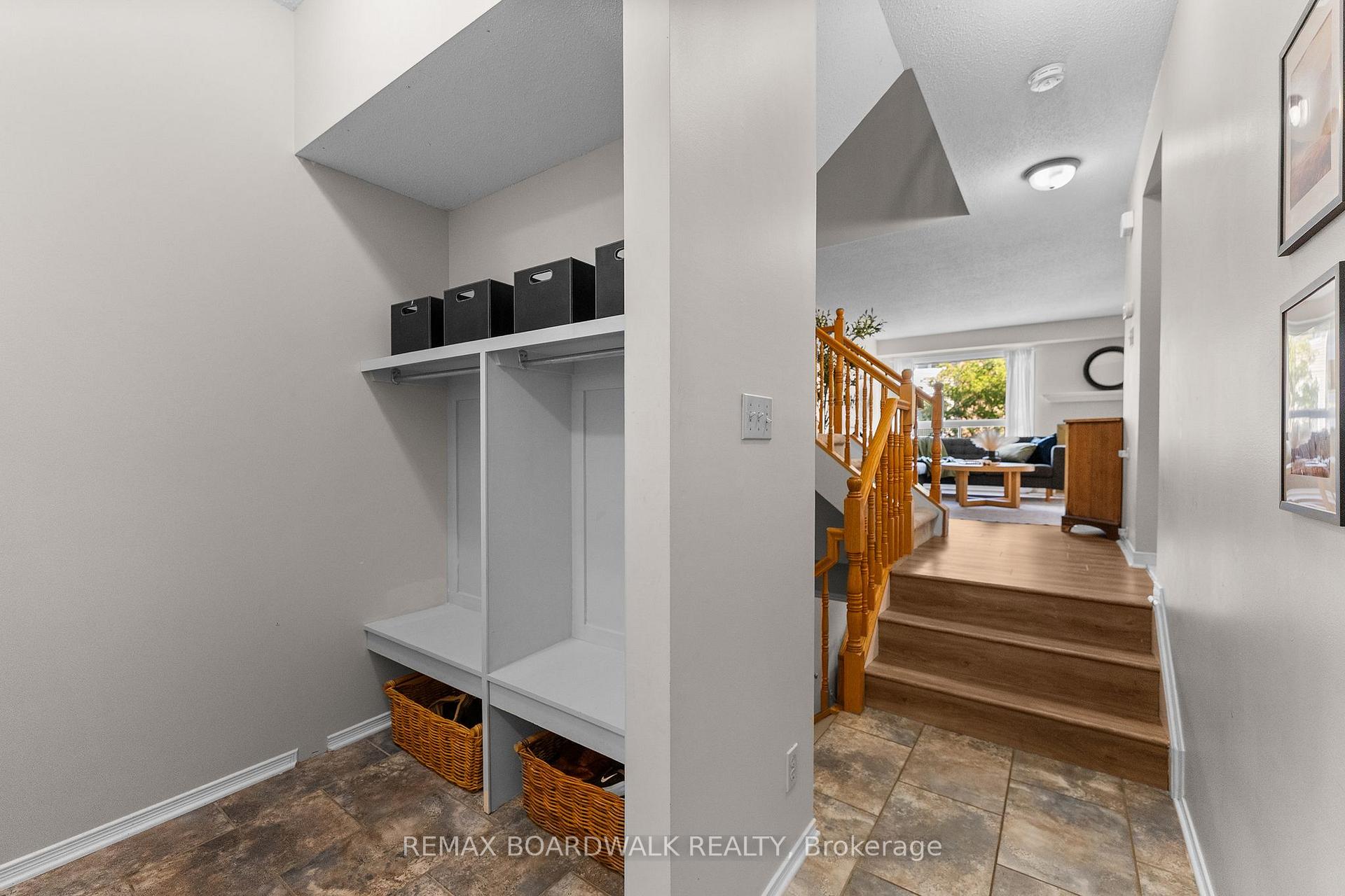 Photo 4 of 12 Willwood Crescent, Ottawa, Barrhaven - Cedargrove/Fraserdale — HOMEH
