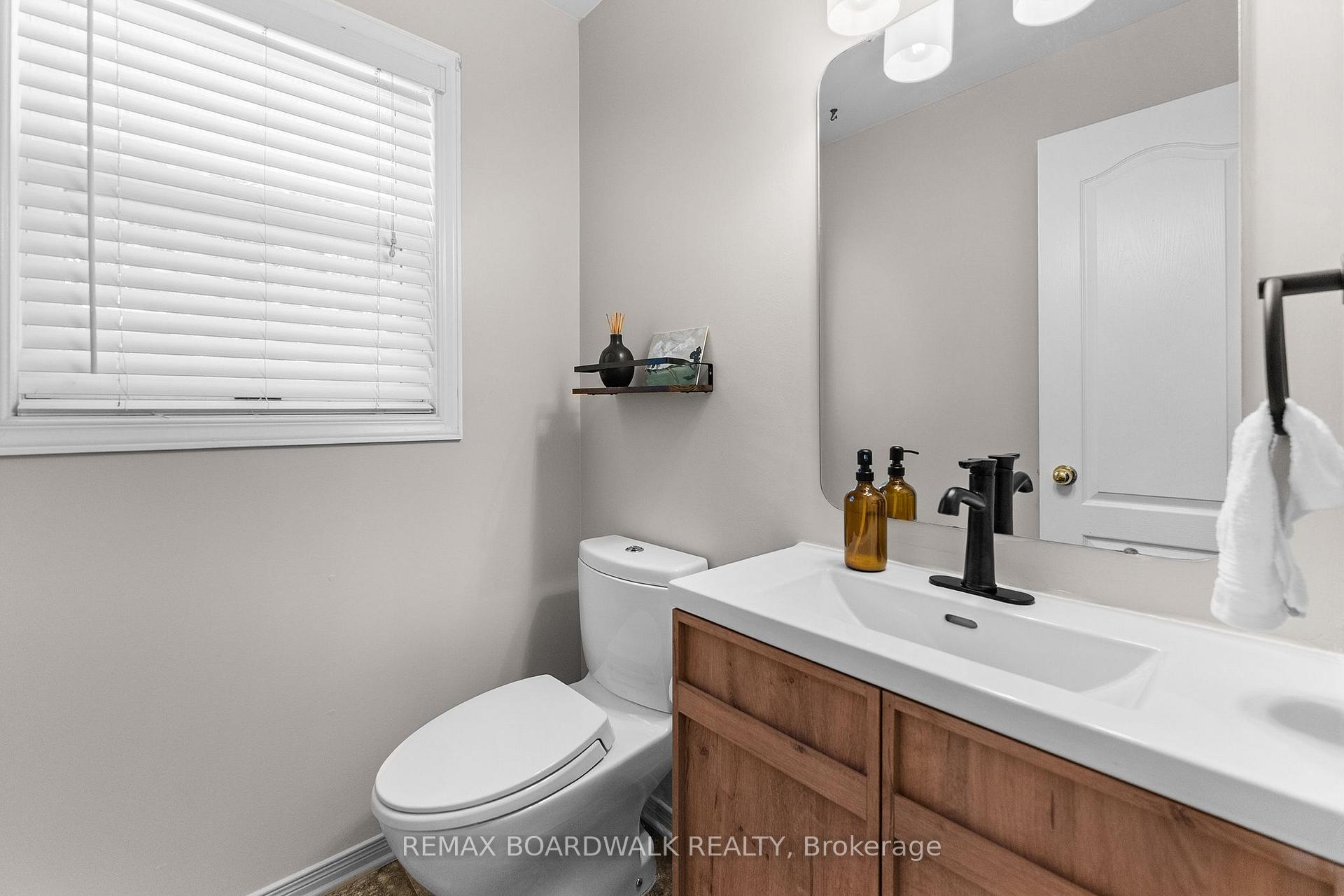 Photo 5 of 12 Willwood Crescent, Ottawa, Barrhaven - Cedargrove/Fraserdale — HOMEH