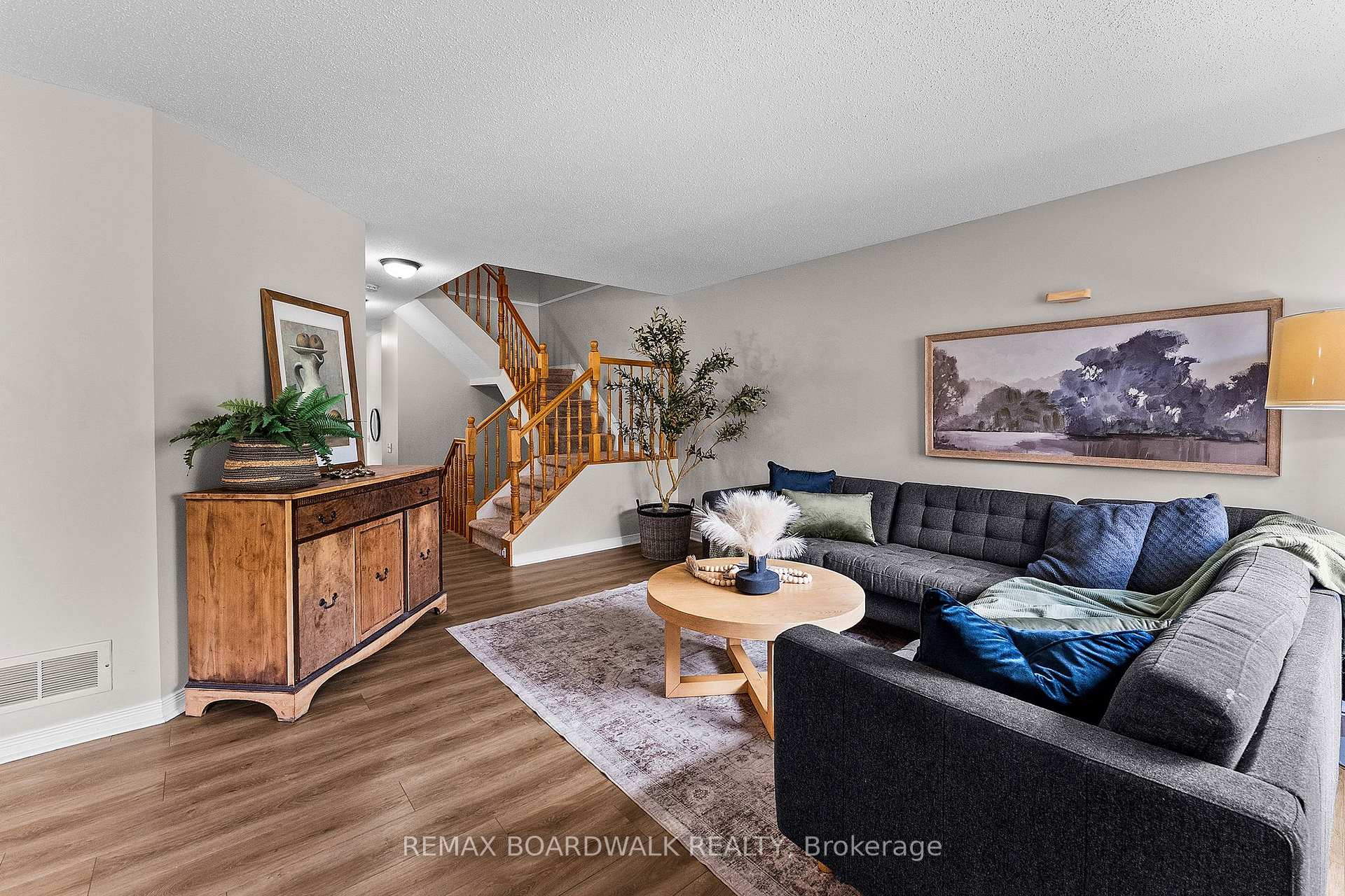 Photo 10 of 12 Willwood Crescent, Ottawa, Barrhaven - Cedargrove/Fraserdale — HOMEH