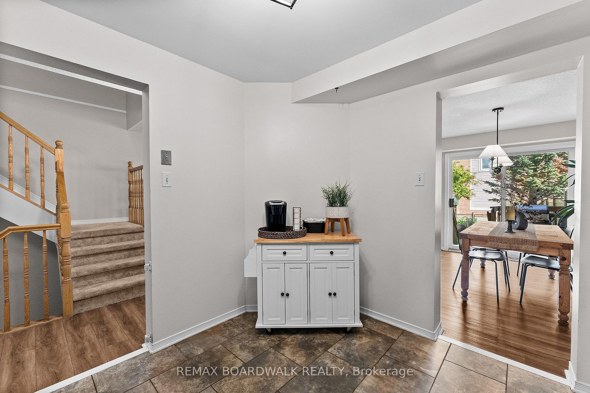 Photo 14 of 12 Willwood Crescent, Ottawa, Barrhaven - Cedargrove/Fraserdale — HOMEH