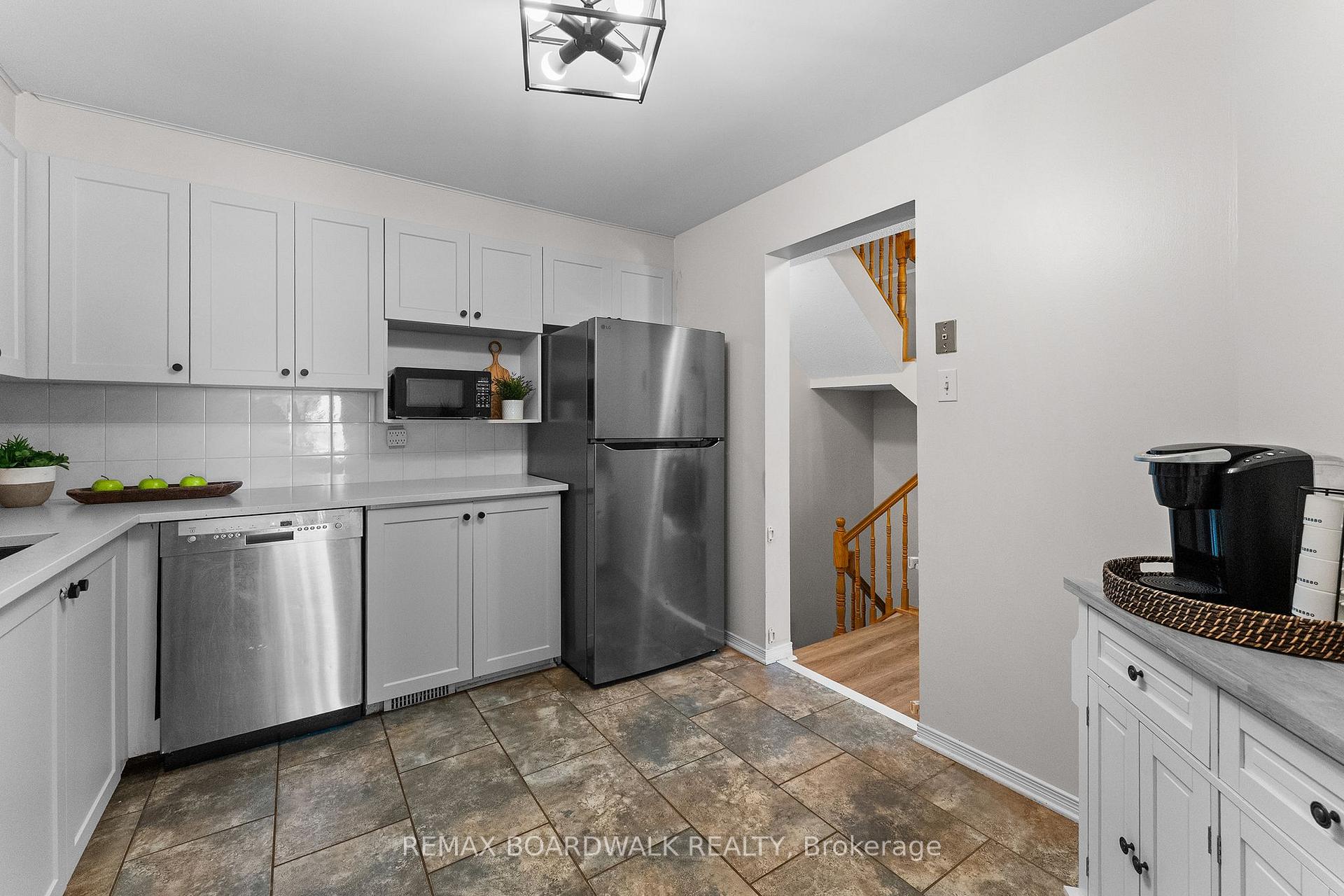 Photo 16 of 12 Willwood Crescent, Ottawa, Barrhaven - Cedargrove/Fraserdale — HOMEH