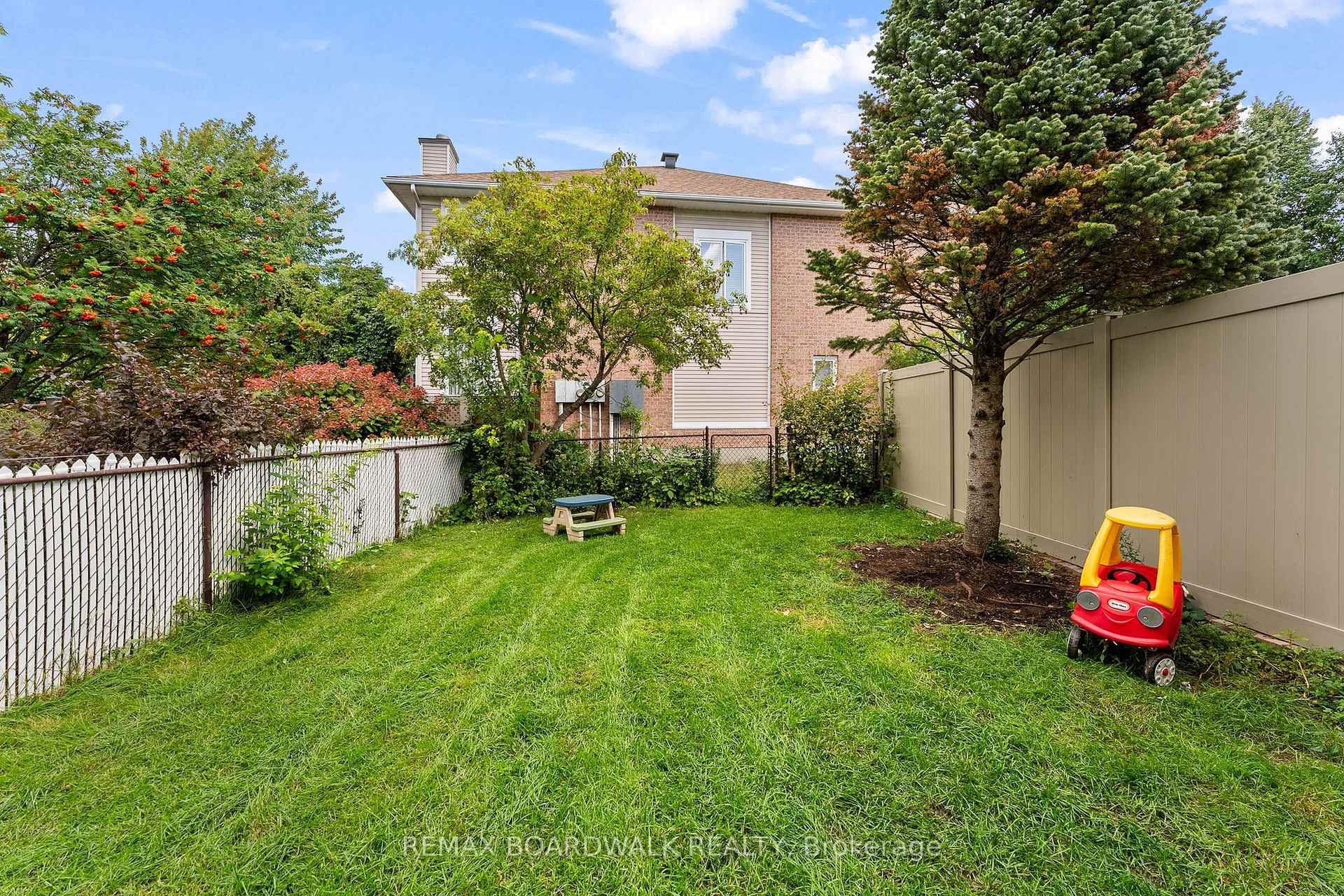 Photo 32 of 12 Willwood Crescent, Ottawa, Barrhaven - Cedargrove/Fraserdale — HOMEH