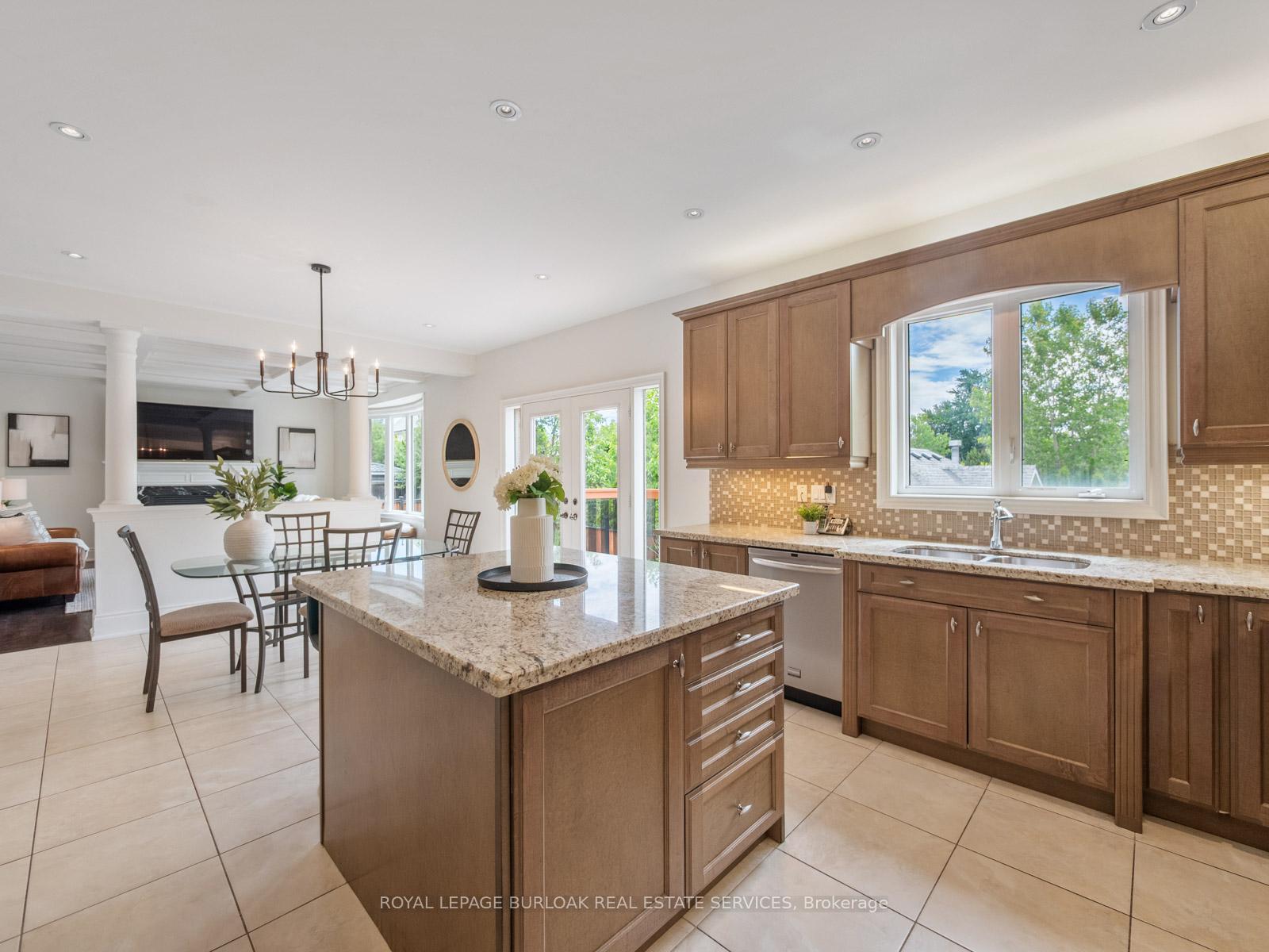 Photo 17 of 655 Kozel Court, Mississauga, Rathwood — HOMEH