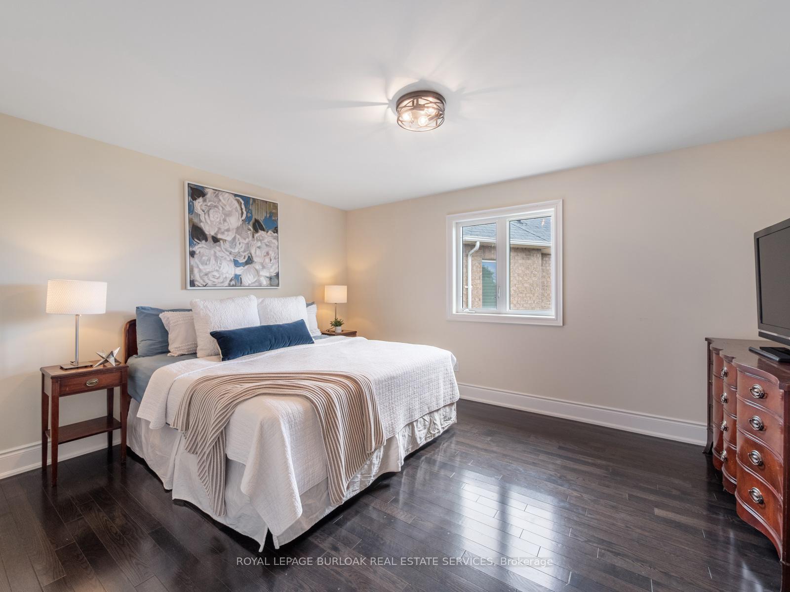 Photo 24 of 655 Kozel Court, Mississauga, Rathwood — HOMEH