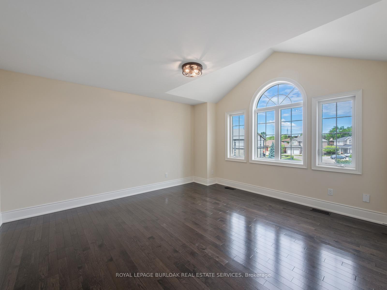 Photo 29 of 655 Kozel Court, Mississauga, Rathwood — HOMEH