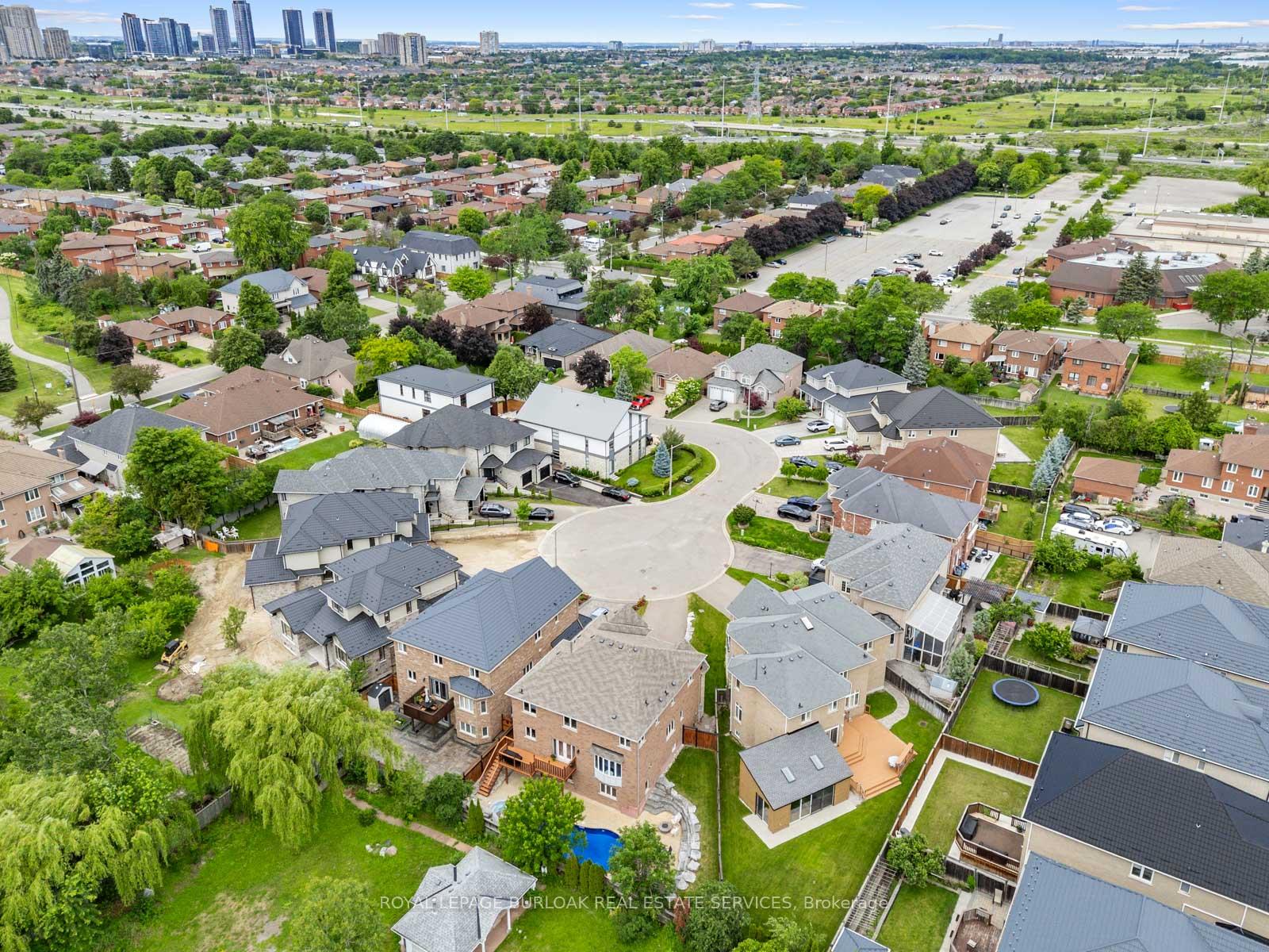 Photo 49 of 655 Kozel Court, Mississauga, Rathwood — HOMEH