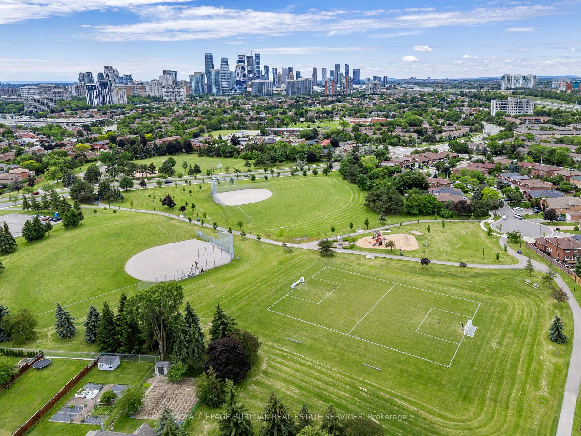 Photo 50 of 655 Kozel Court, Mississauga, Rathwood — HOMEH