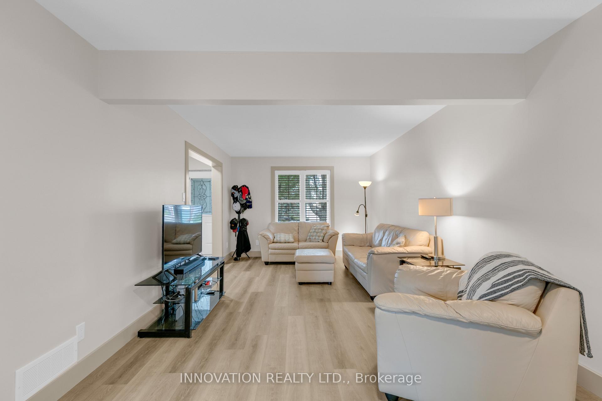 Photo 4 of 704 Levac Drive, Ottawa, Fallingbrook/Pineridge — HOMEH