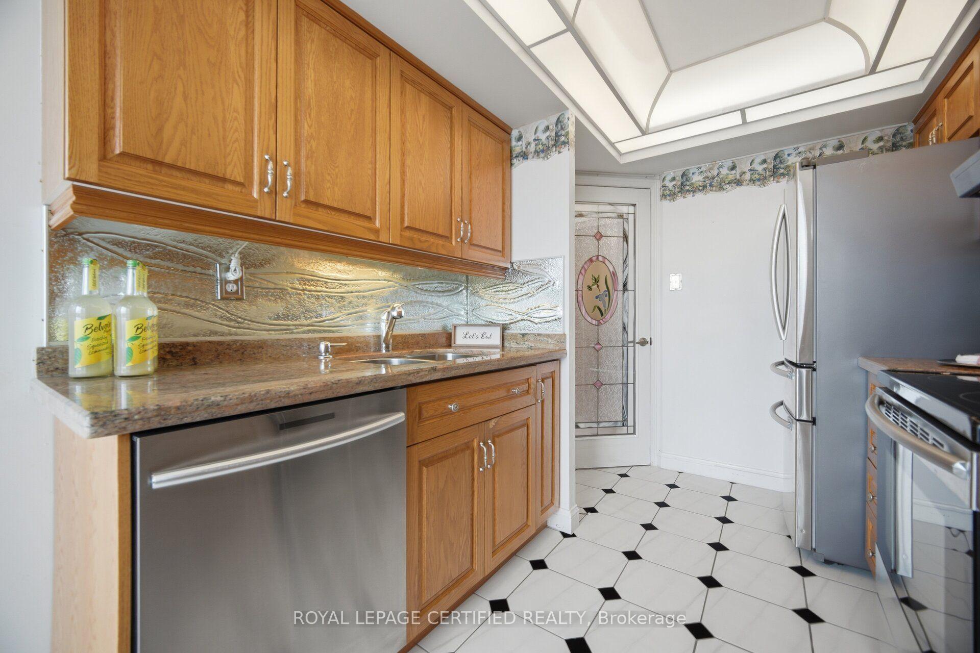 Photo 8 of Unit 1610, 24 Hanover Road, Brampton, Queen Street Corridor — HOMEH