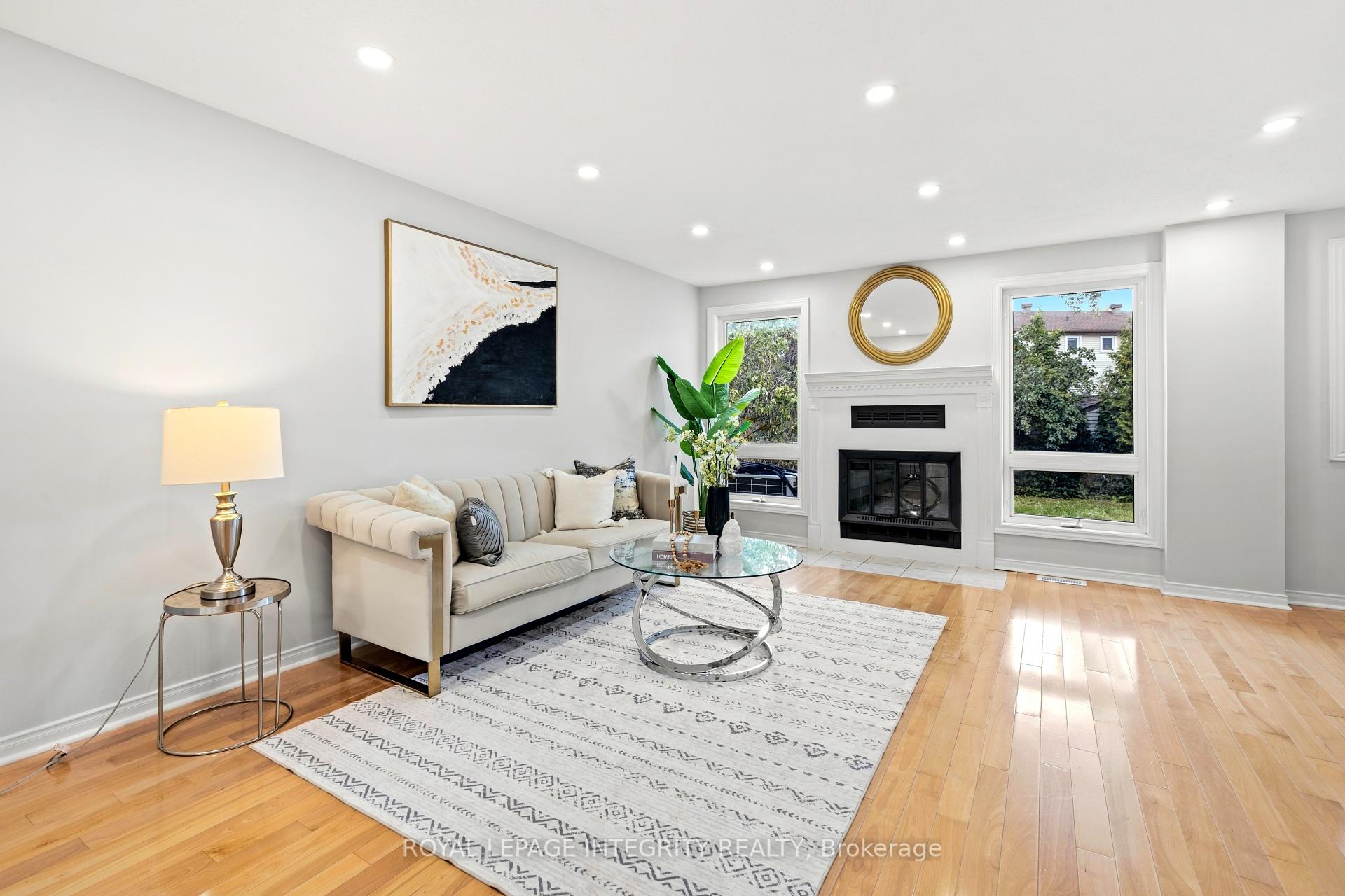 Photo 5 of 1736 Summerlands Crescent, Ottawa, Queenswood Heights South — HOMEH