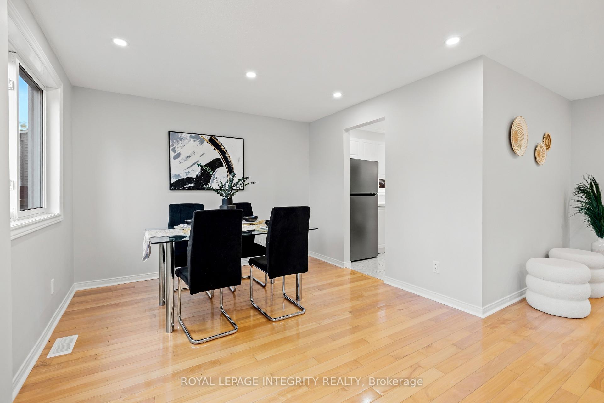 Photo 8 of 1736 Summerlands Crescent, Ottawa, Queenswood Heights South — HOMEH
