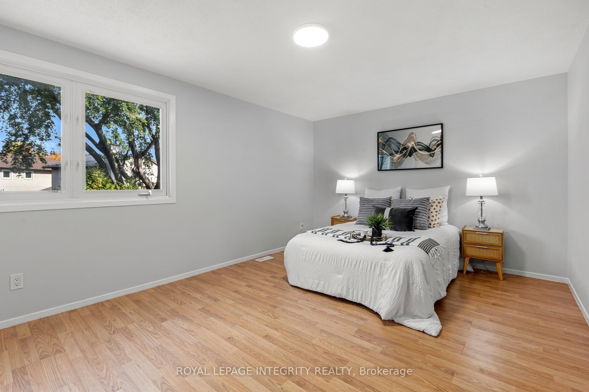 Photo 20 of 1736 Summerlands Crescent, Ottawa, Queenswood Heights South — HOMEH