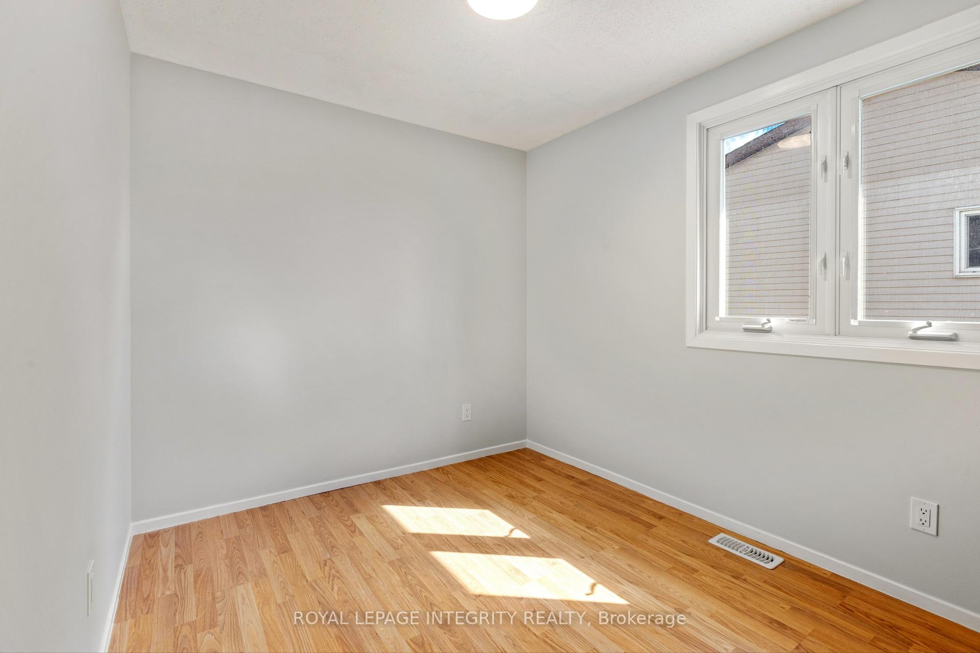 Photo 27 of 1736 Summerlands Crescent, Ottawa, Queenswood Heights South — HOMEH