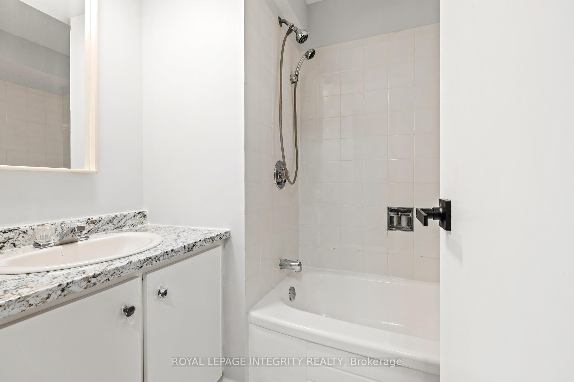 Photo 33 of 1736 Summerlands Crescent, Ottawa, Queenswood Heights South — HOMEH