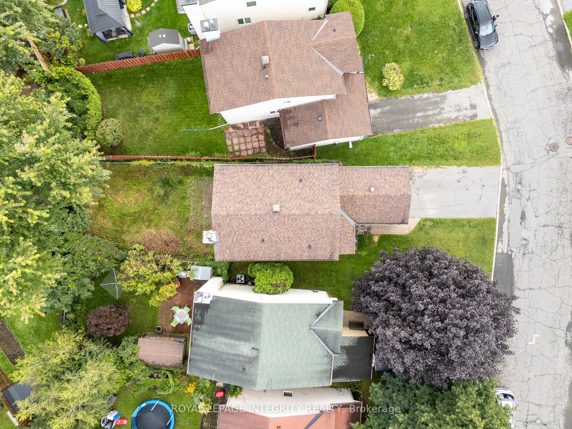 Photo 39 of 1736 Summerlands Crescent, Ottawa, Queenswood Heights South — HOMEH