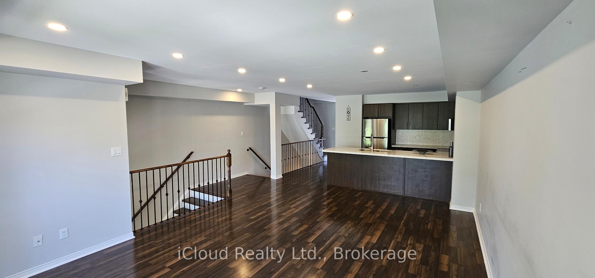 Photo 5 of Unit 8, 3070 Thomas Street, Mississauga, Churchill Meadows — HOMEH