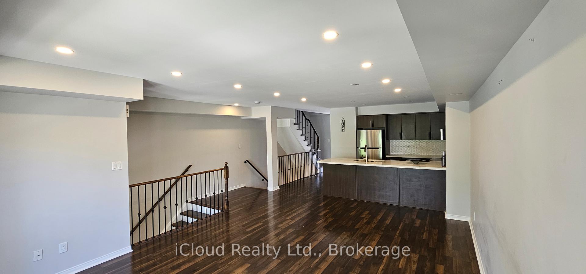 Photo 6 of Unit 8, 3070 Thomas Street, Mississauga, Churchill Meadows — HOMEH