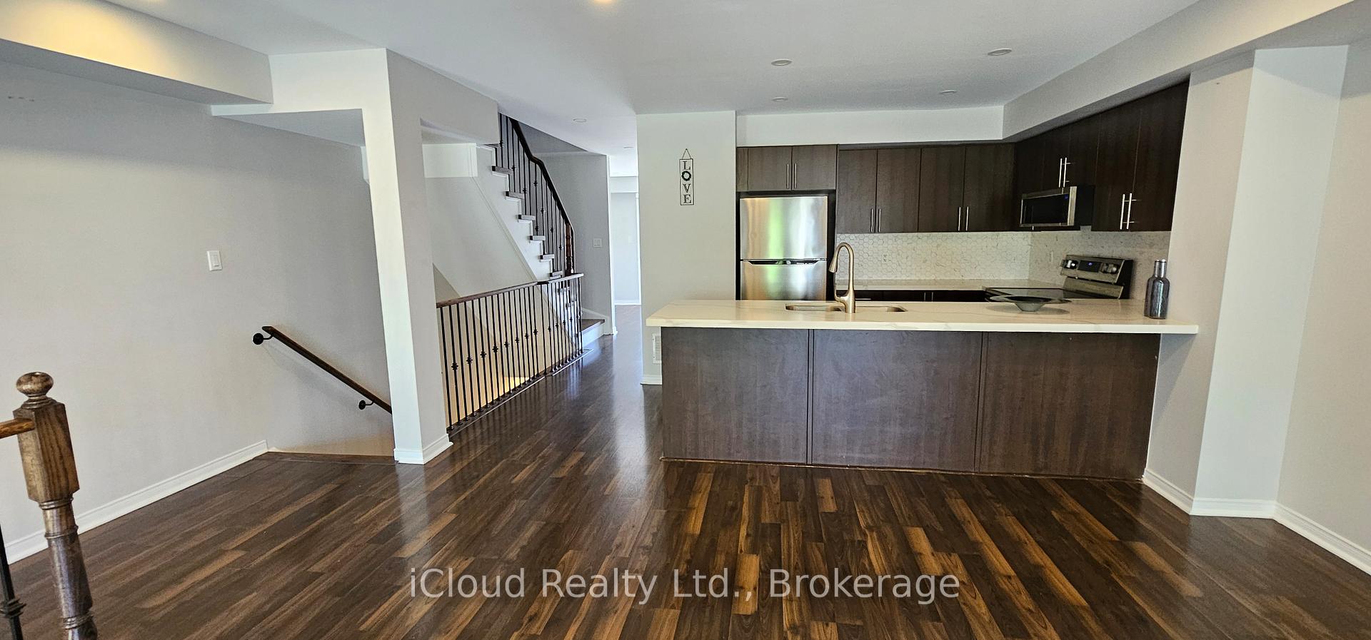 Photo 7 of Unit 8, 3070 Thomas Street, Mississauga, Churchill Meadows — HOMEH