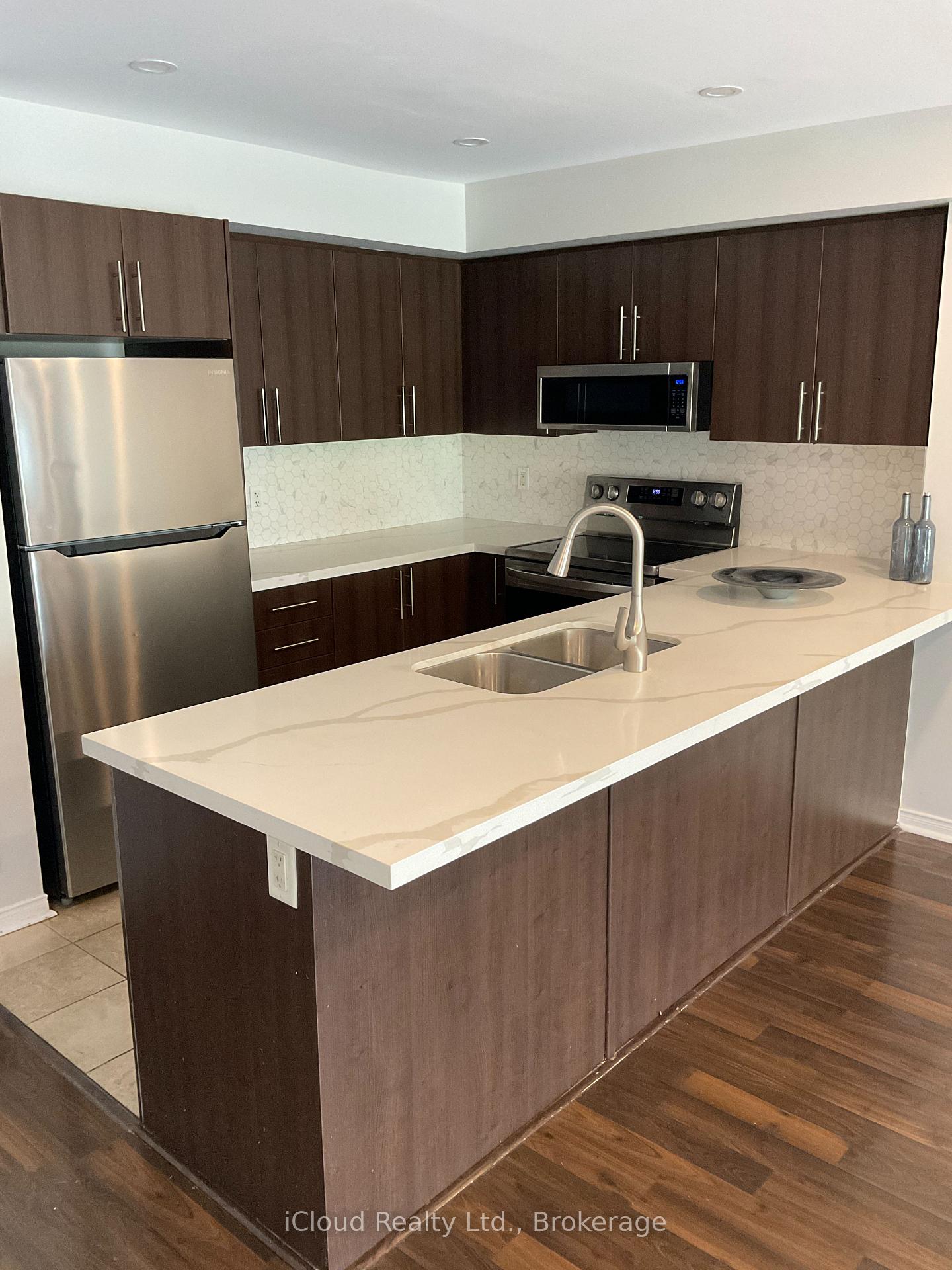 Photo 9 of Unit 8, 3070 Thomas Street, Mississauga, Churchill Meadows — HOMEH