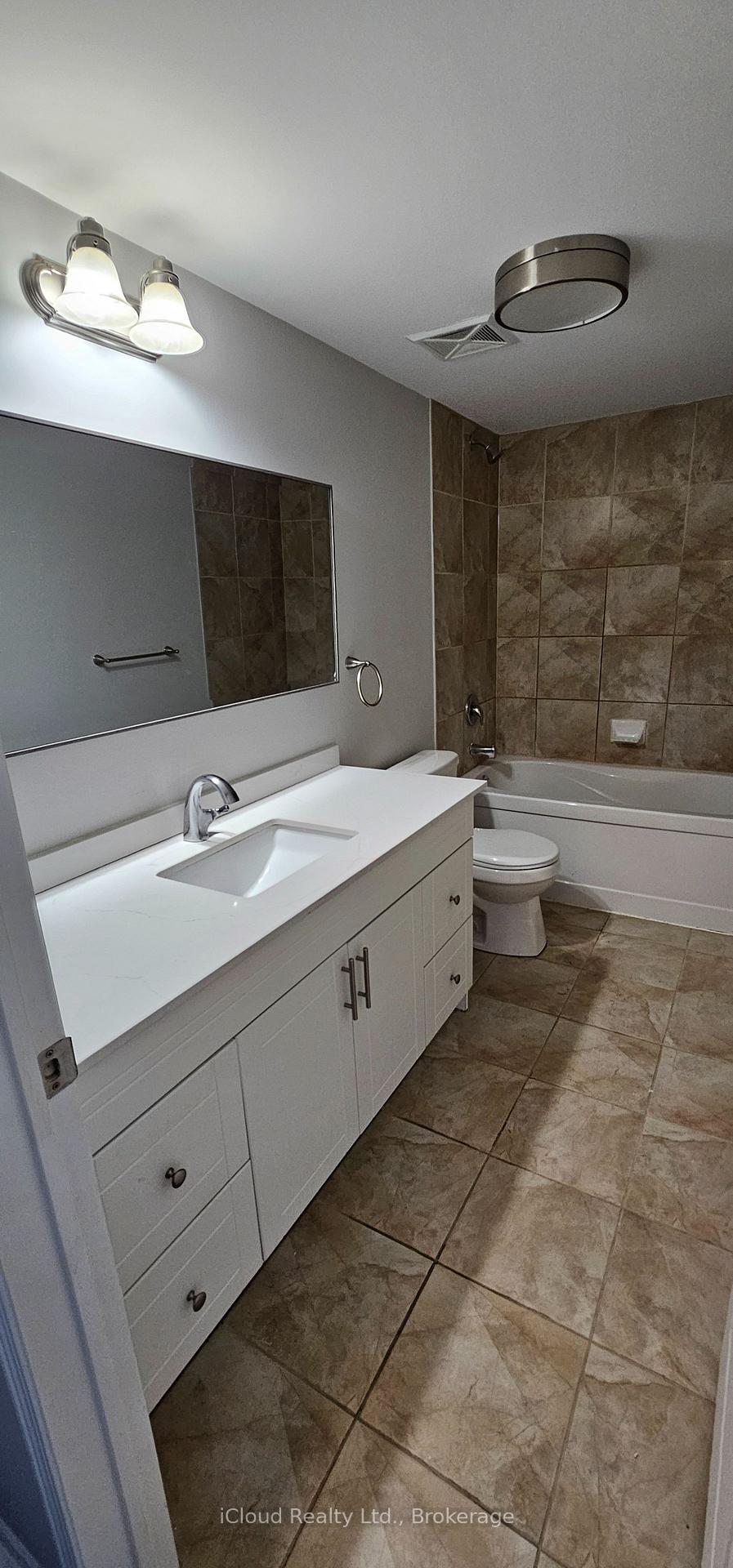 Photo 11 of Unit 8, 3070 Thomas Street, Mississauga, Churchill Meadows — HOMEH