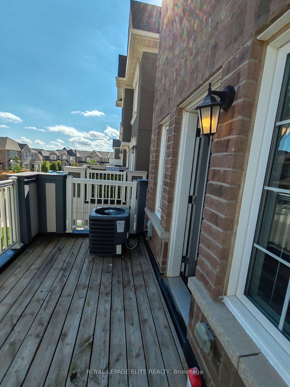 Photo 4 of 133 Toucan Trail, Oakville, Glen Abbey — HOMEH