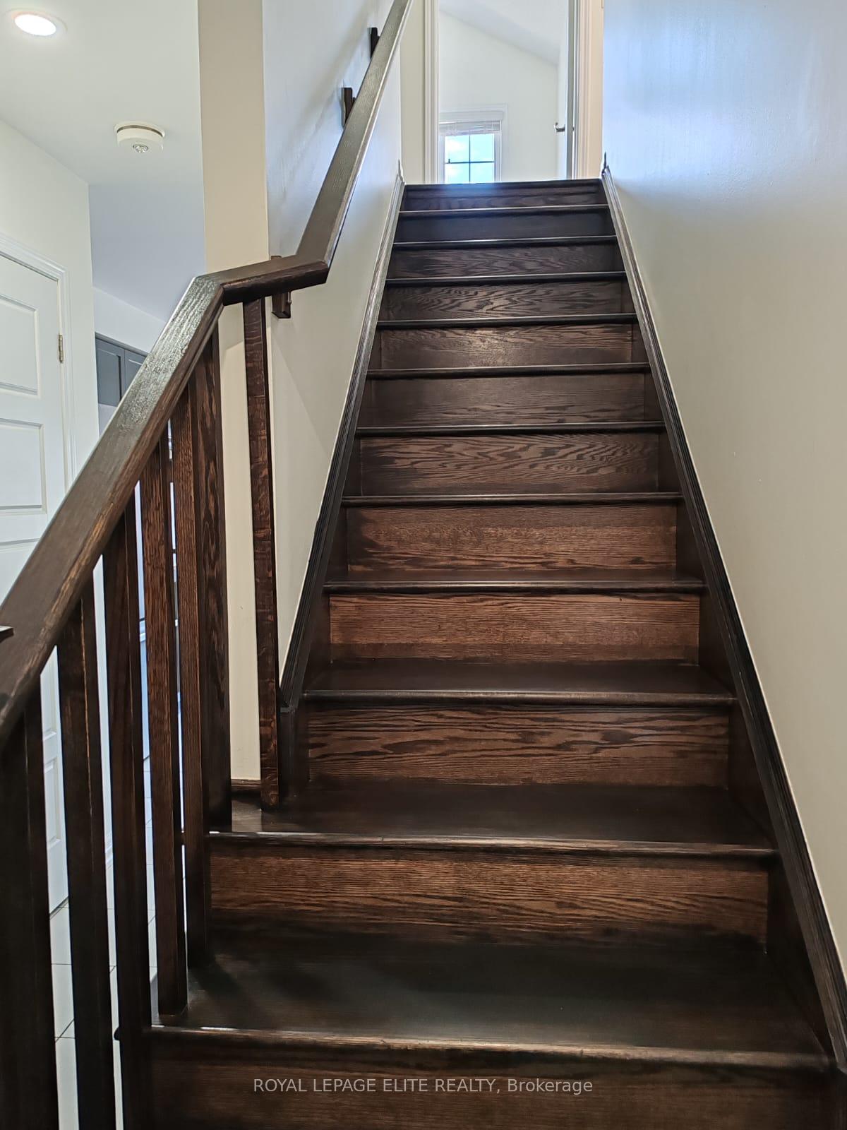 Photo 14 of 133 Toucan Trail, Oakville, Glen Abbey — HOMEH