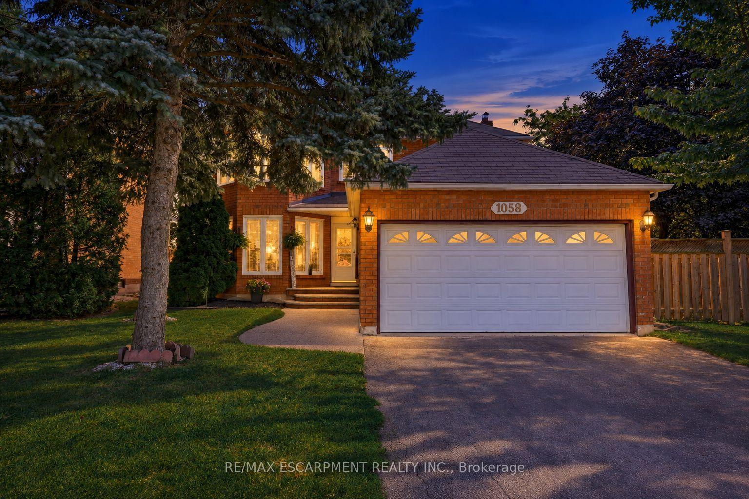 Photo 3 of 1058 Glenbrook Avenue, Oakville, Wedgewood Creek — HOMEH