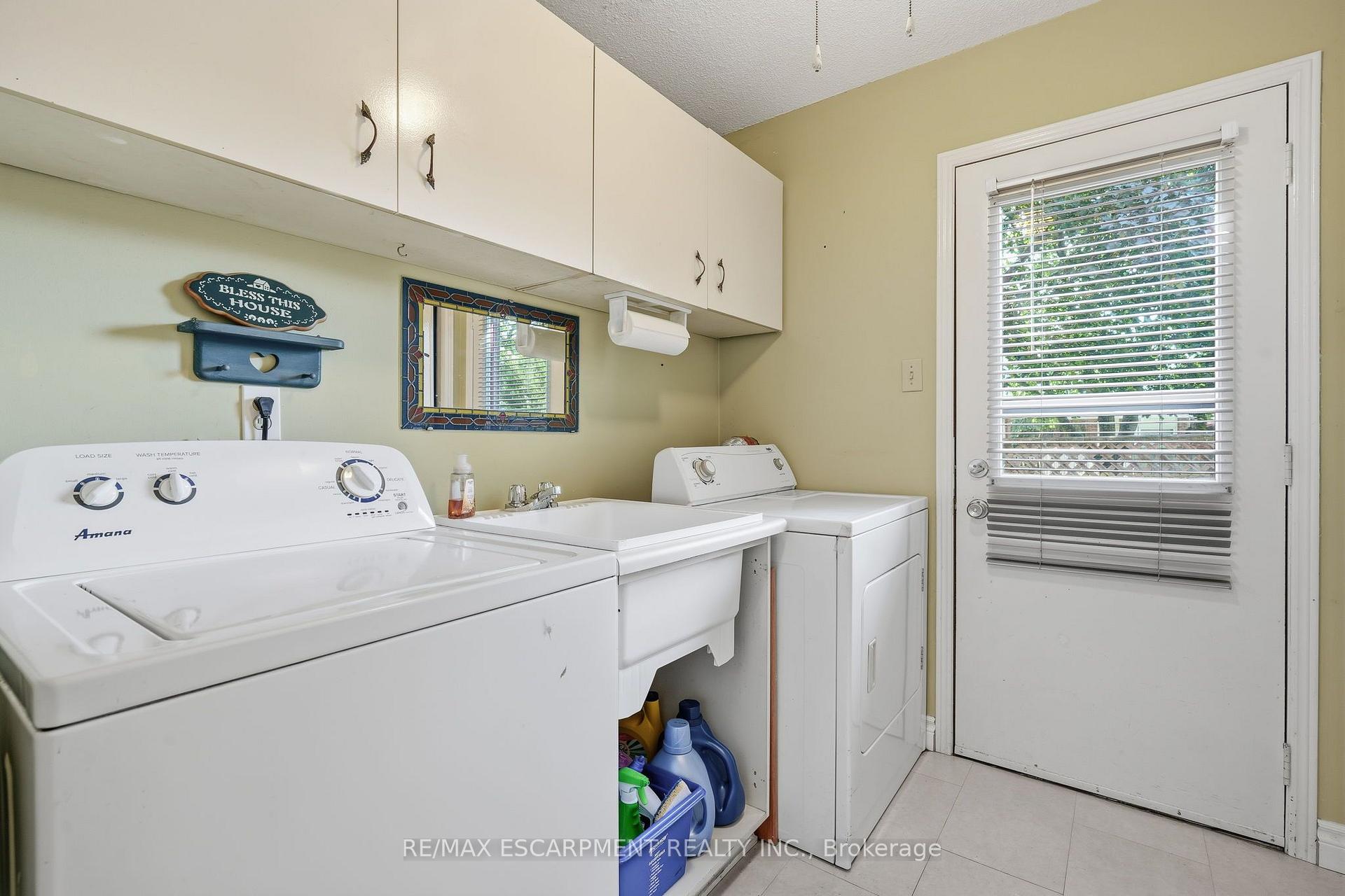 Photo 13 of 1058 Glenbrook Avenue, Oakville, Wedgewood Creek — HOMEH
