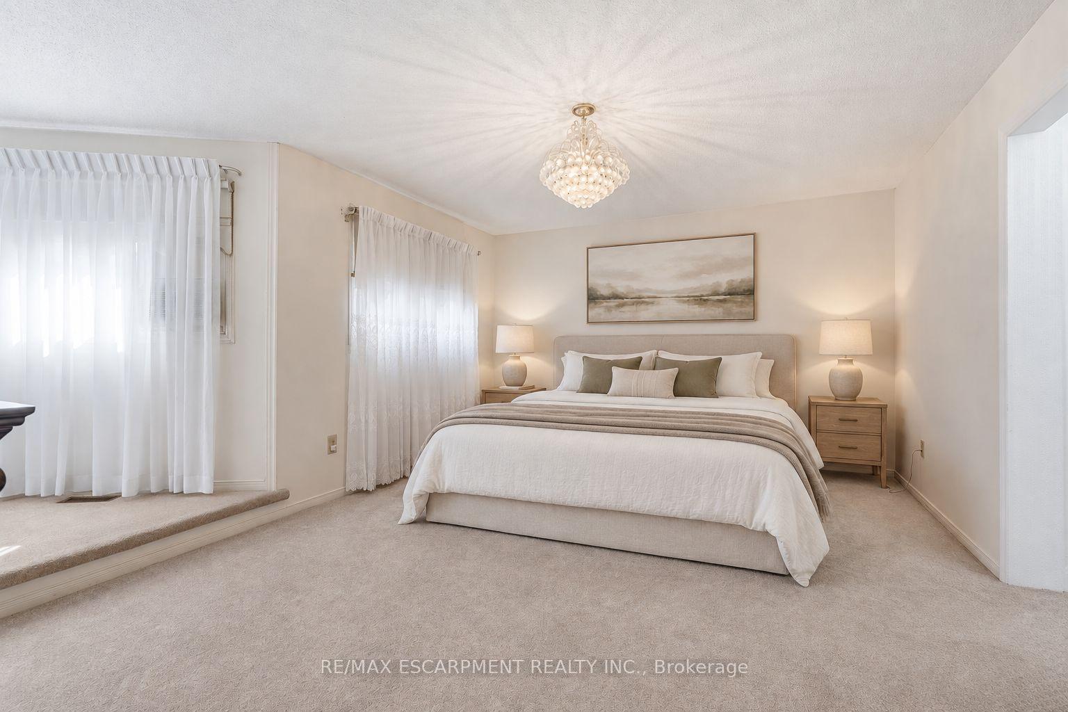Photo 17 of 1058 Glenbrook Avenue, Oakville, Wedgewood Creek — HOMEH