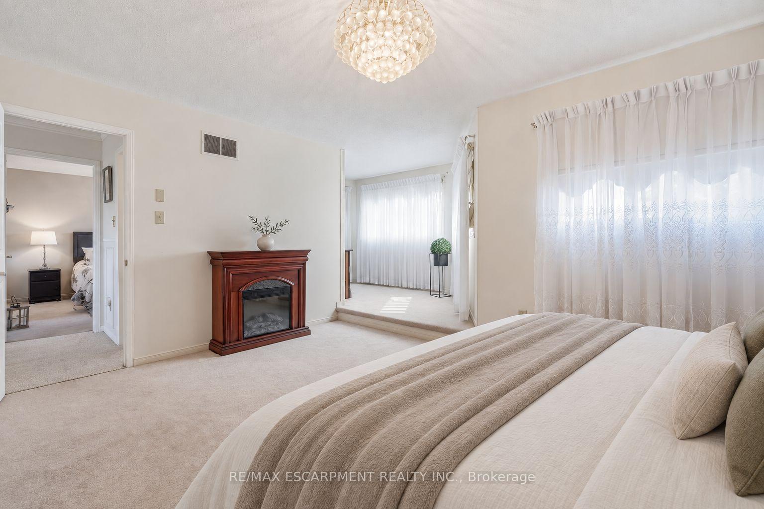 Photo 18 of 1058 Glenbrook Avenue, Oakville, Wedgewood Creek — HOMEH