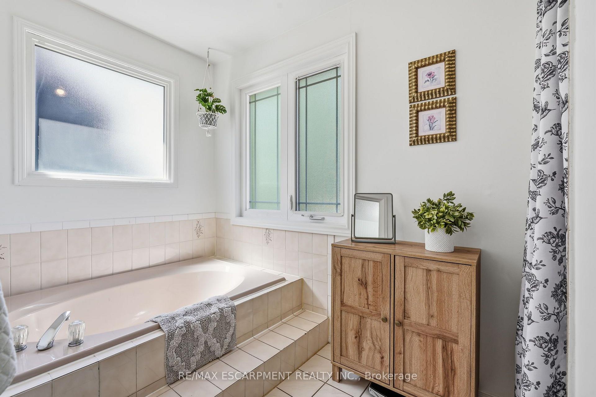Photo 20 of 1058 Glenbrook Avenue, Oakville, Wedgewood Creek — HOMEH