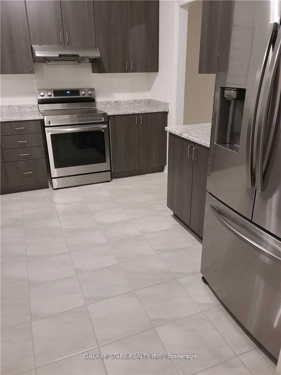 Photo 6 of 1785 Douglas Langtree Drive, Oshawa, Taunton — HOMEH