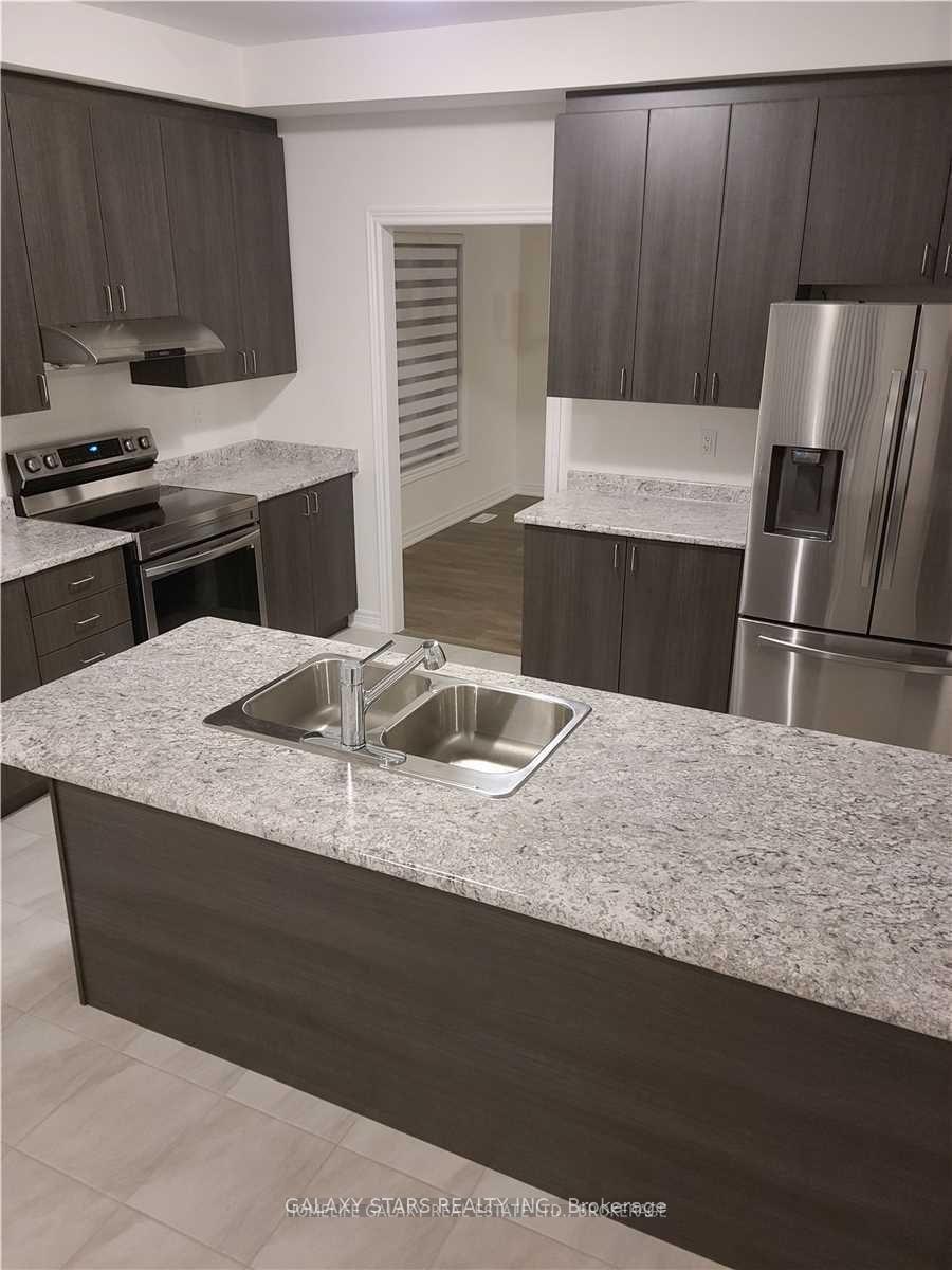 Photo 7 of 1785 Douglas Langtree Drive, Oshawa, Taunton — HOMEH