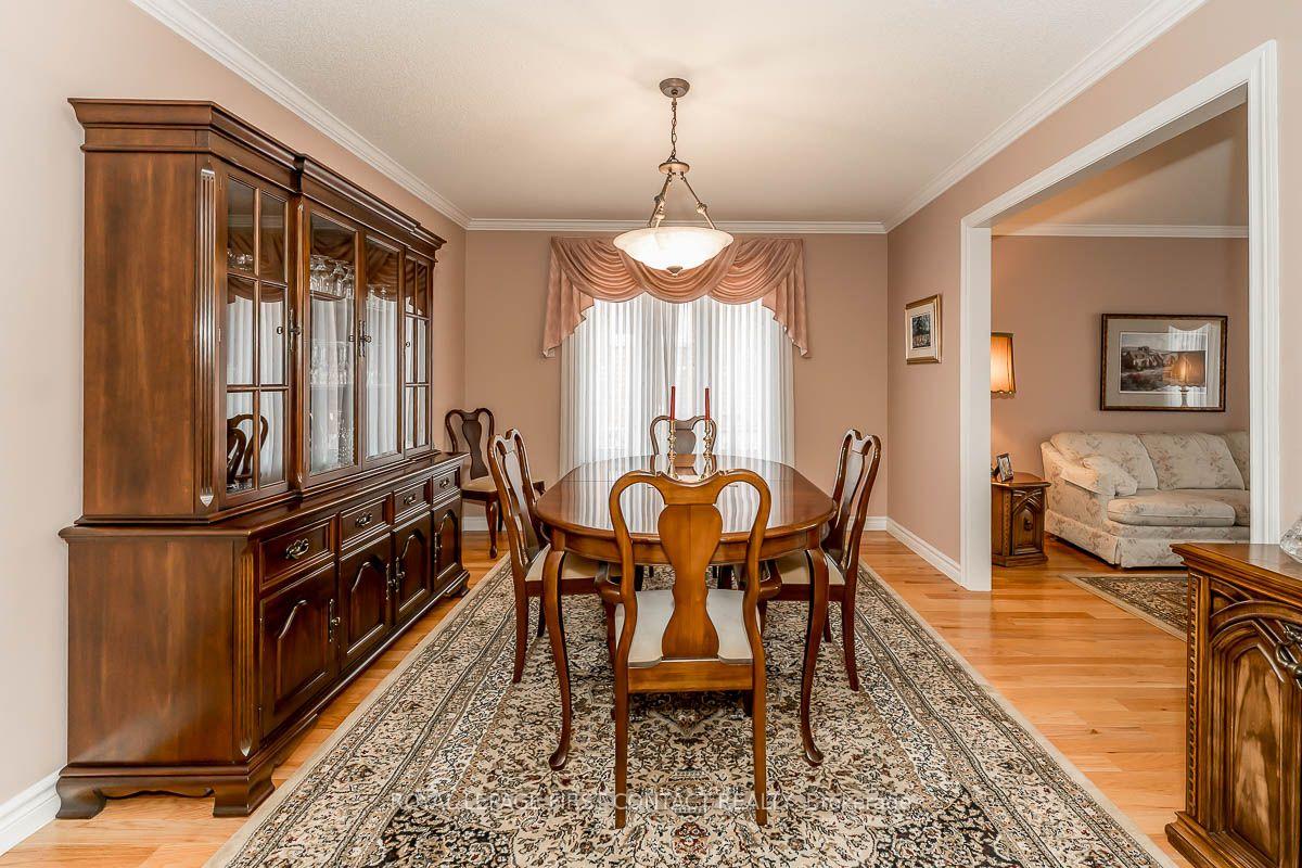 Photo 14 of 35 Gibbon Drive, Barrie, Letitia Heights — HOMEH