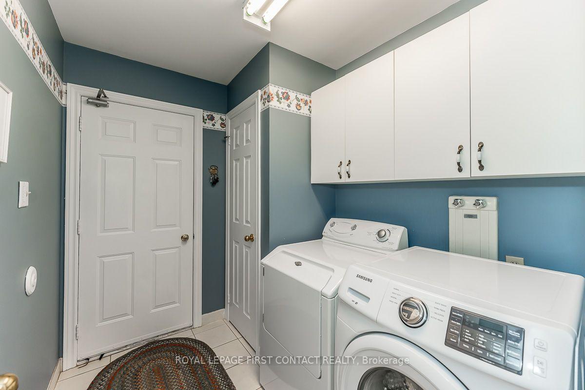 Photo 24 of 35 Gibbon Drive, Barrie, Letitia Heights — HOMEH