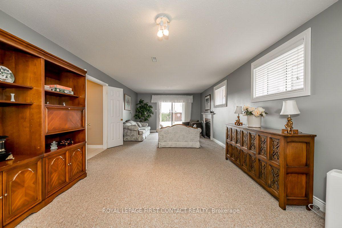 Photo 25 of 35 Gibbon Drive, Barrie, Letitia Heights — HOMEH