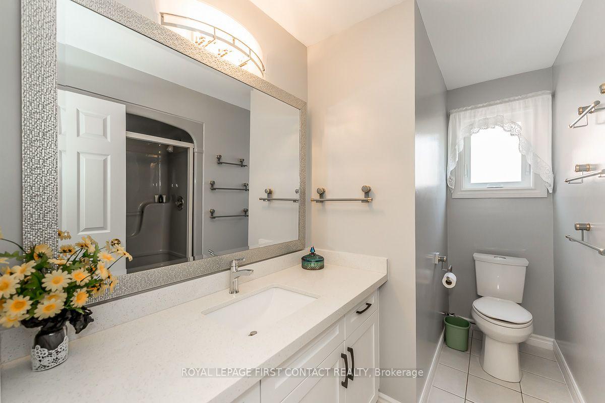 Photo 31 of 35 Gibbon Drive, Barrie, Letitia Heights — HOMEH