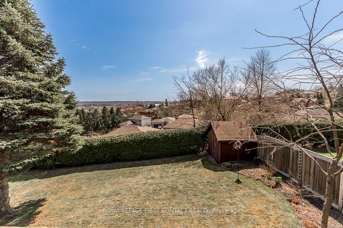 Photo 34 of 35 Gibbon Drive, Barrie, Letitia Heights — HOMEH