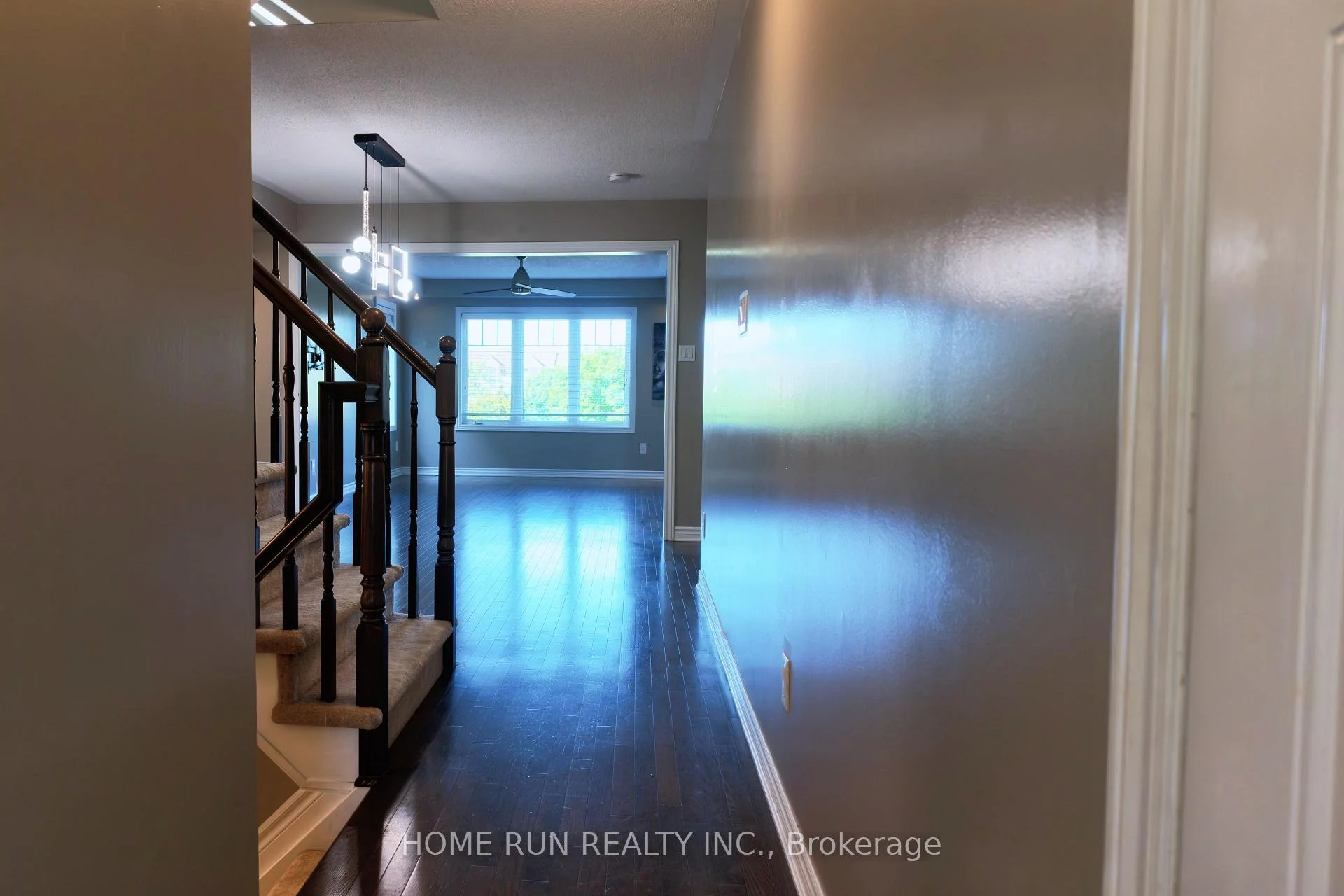 Photo 5 of 580 Meadowcreek Circle, Ottawa, Kanata - Emerald Meadows/Trailwest — HOMEH