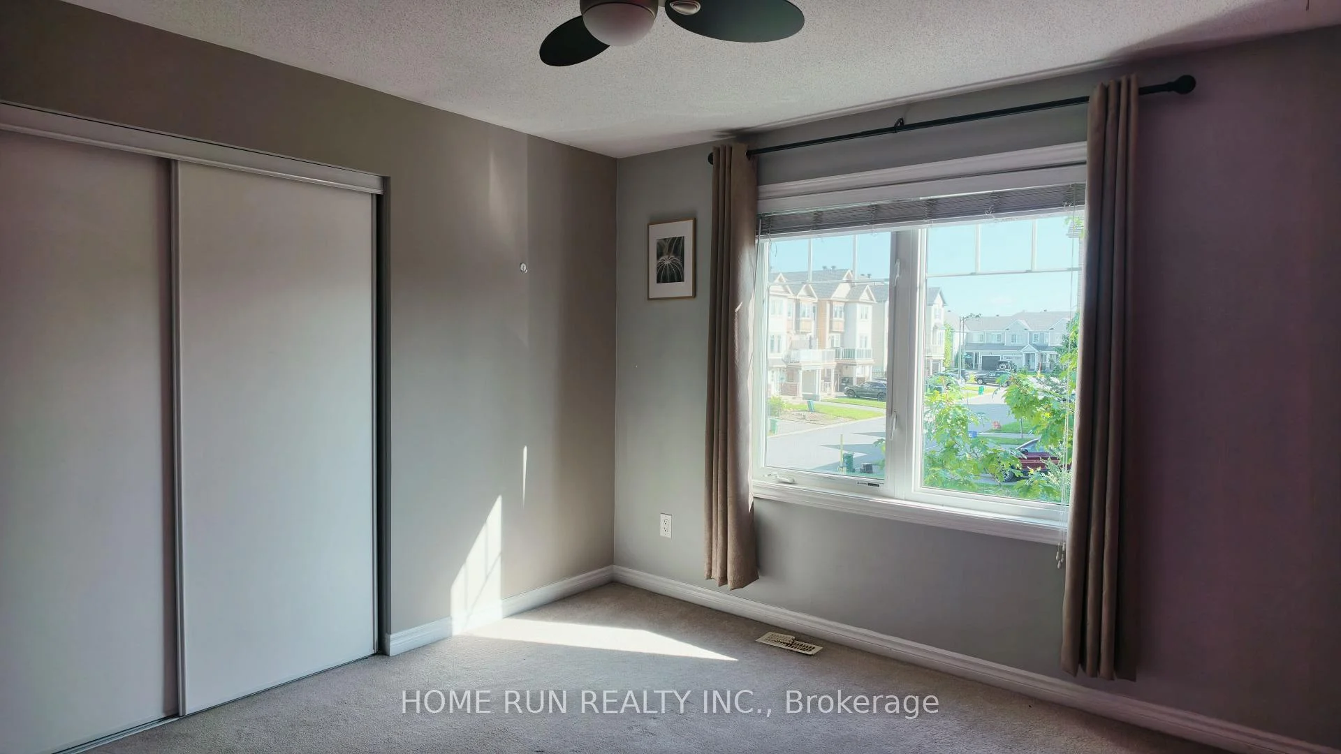 Photo 9 of 580 Meadowcreek Circle, Ottawa, Kanata - Emerald Meadows/Trailwest — HOMEH