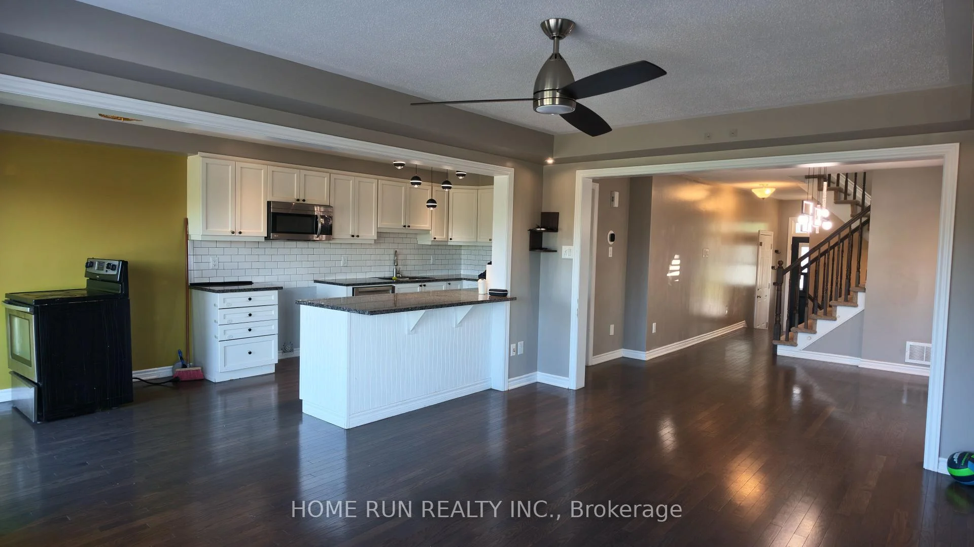 Photo 12 of 580 Meadowcreek Circle, Ottawa, Kanata - Emerald Meadows/Trailwest — HOMEH