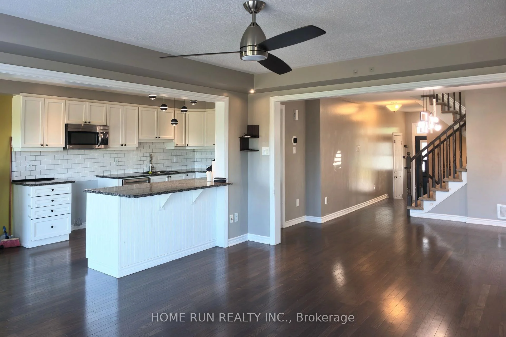 Photo 14 of 580 Meadowcreek Circle, Ottawa, Kanata - Emerald Meadows/Trailwest — HOMEH
