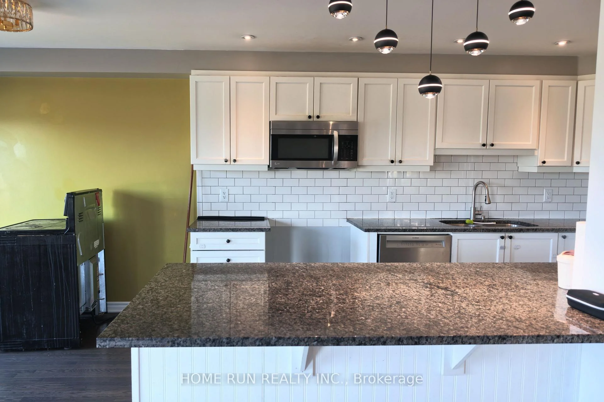 Photo 17 of 580 Meadowcreek Circle, Ottawa, Kanata - Emerald Meadows/Trailwest — HOMEH