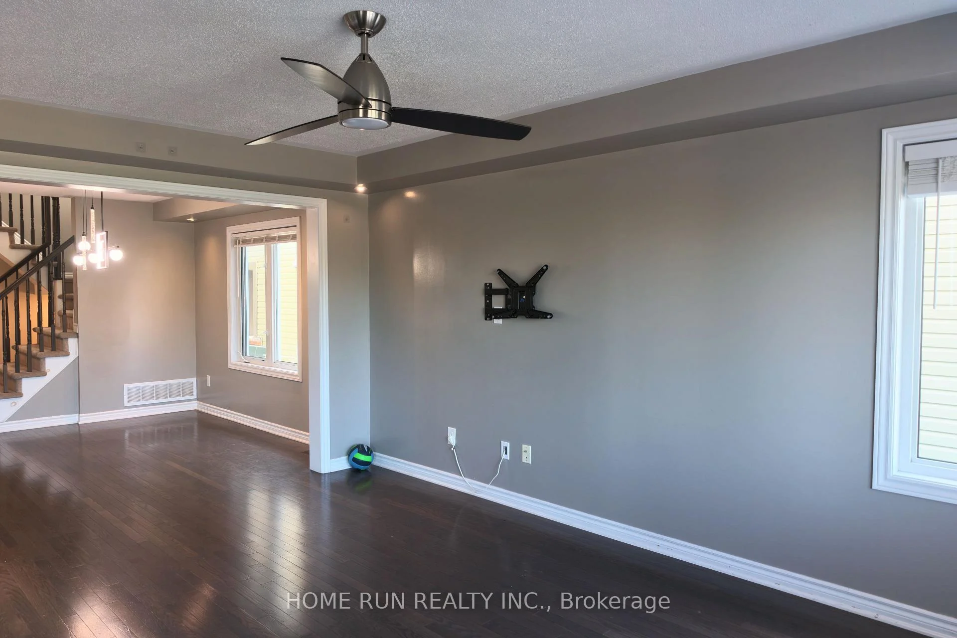 Photo 23 of 580 Meadowcreek Circle, Ottawa, Kanata - Emerald Meadows/Trailwest — HOMEH