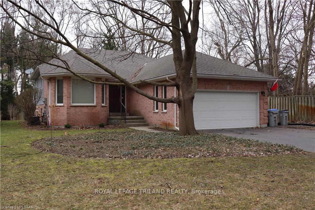 Photo 2 of 2550 Emerson Street, Strathroy-Caradoc, Mount Brydges — HOMEH